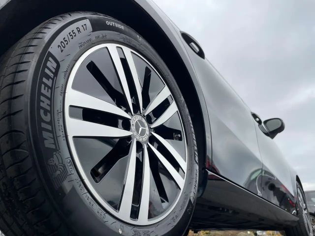 Mercedes-Benz A 200 A 200 d Progressive