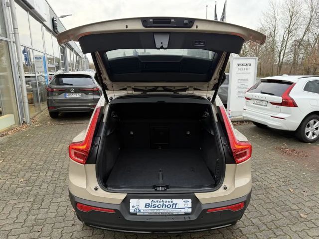 Volvo XC40 Dark Plus