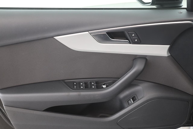 Audi A4 40 TFSI Avant Quattro S-Tronic