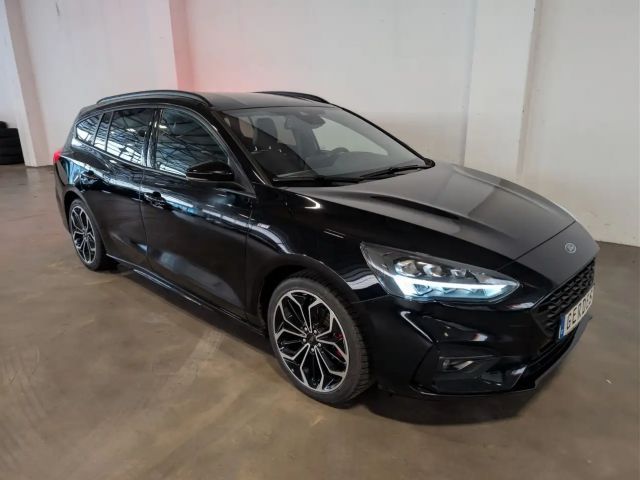 Ford Focus ST Line Wagon