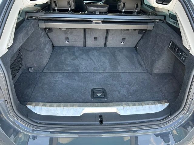 BMW 330 330e xDrive