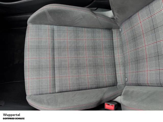 Volkswagen Golf GTI e-Golf