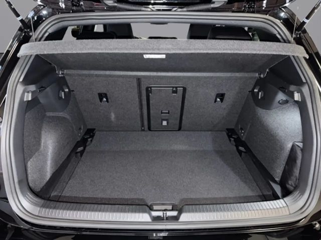 Volkswagen Golf 2.0 TDI DSG Golf VIII R-Line