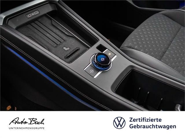 Volkswagen T-Roc 1.5 eTSI DSG R-Line