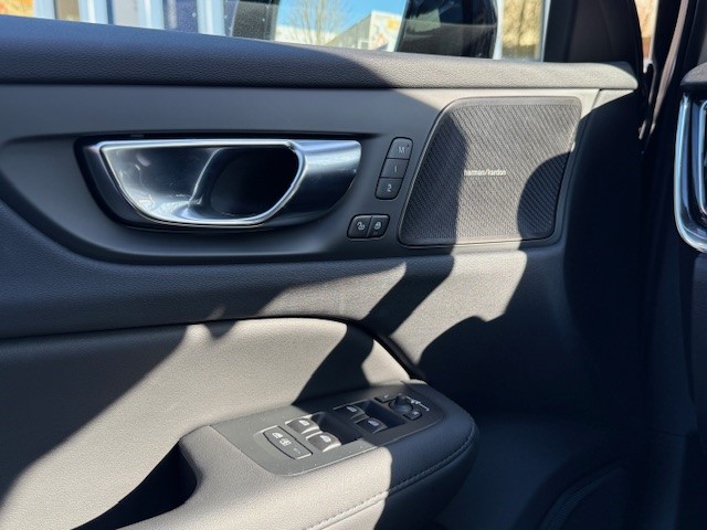 Volvo V60 AWD Dark Plus Recharge T8