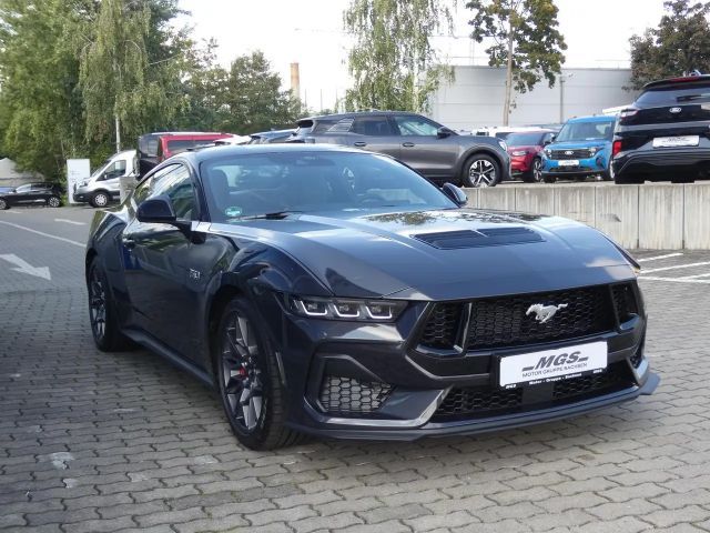 Ford Mustang Fastback GT 5.0 V8