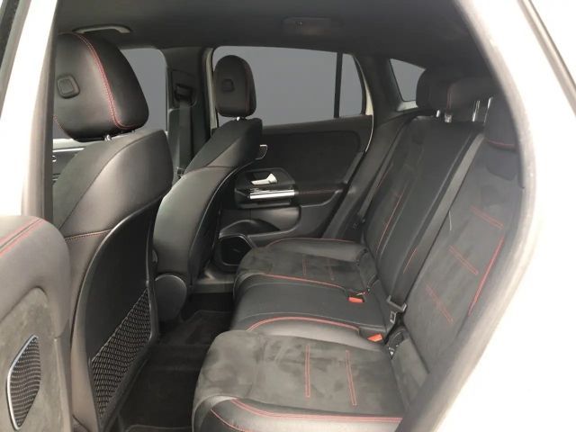 Mercedes-Benz GLA 220 AMG Line GLA 220 d