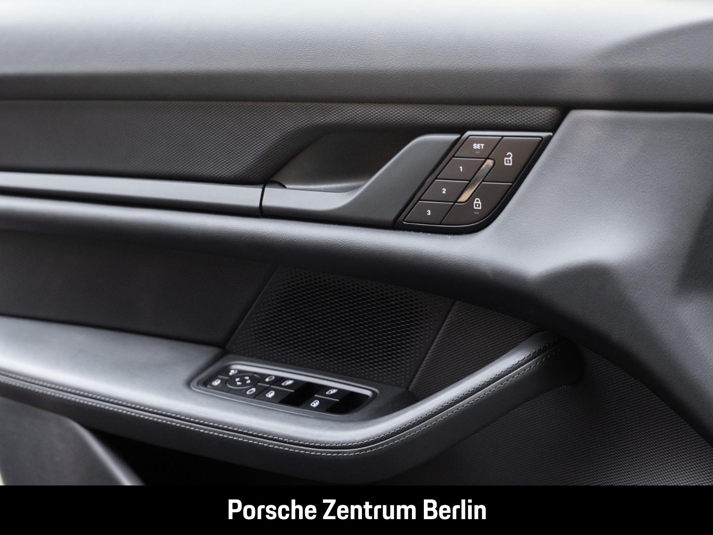 Porsche Taycan 4 Cross Turismo