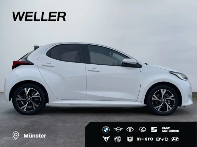 Toyota Yaris Hatchback Hybride Team D