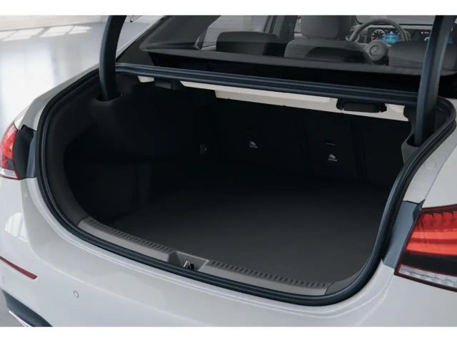 Mercedes-Benz A 250 A 250 e AMG Line