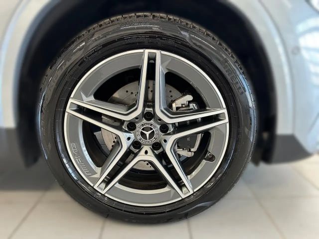 Mercedes-Benz GLA 180 AMG Line