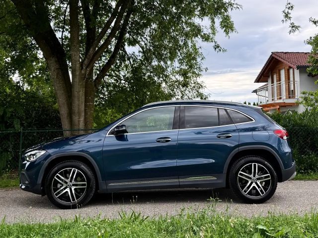 Mercedes-Benz GLA 220 GLA 220 d