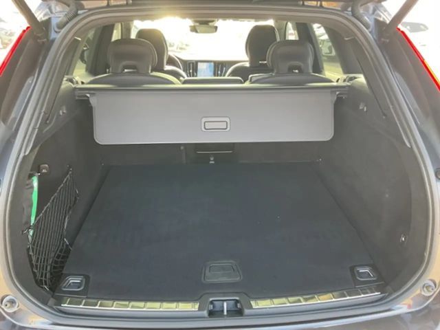 Volvo XC60 R-Design T8