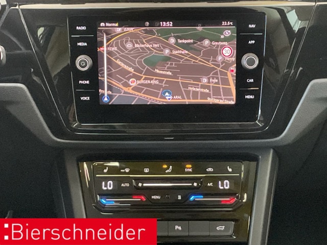 Volkswagen Touran 1.5 TSI DSG R-Line Style