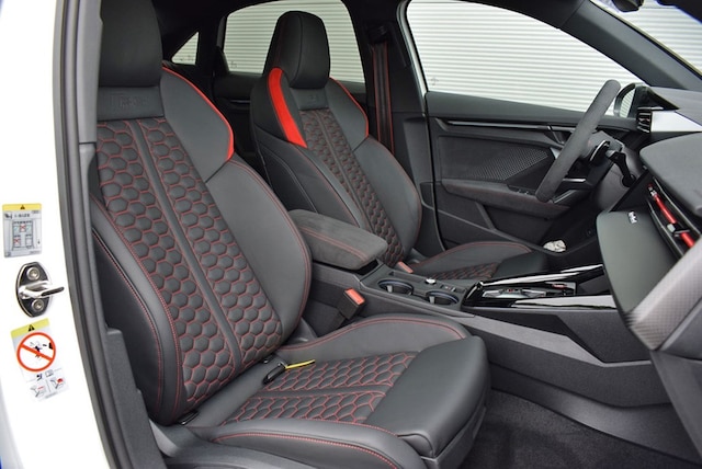 Audi RS3 Quattro S-Tronic Sedan