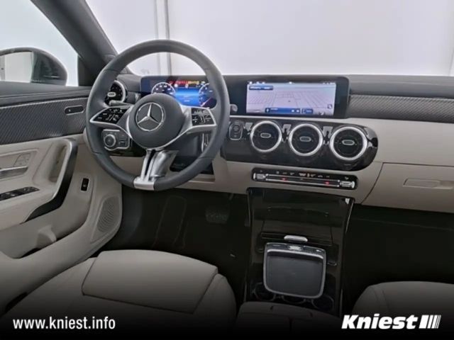 Mercedes-Benz CLA 180 Progressive Sedan