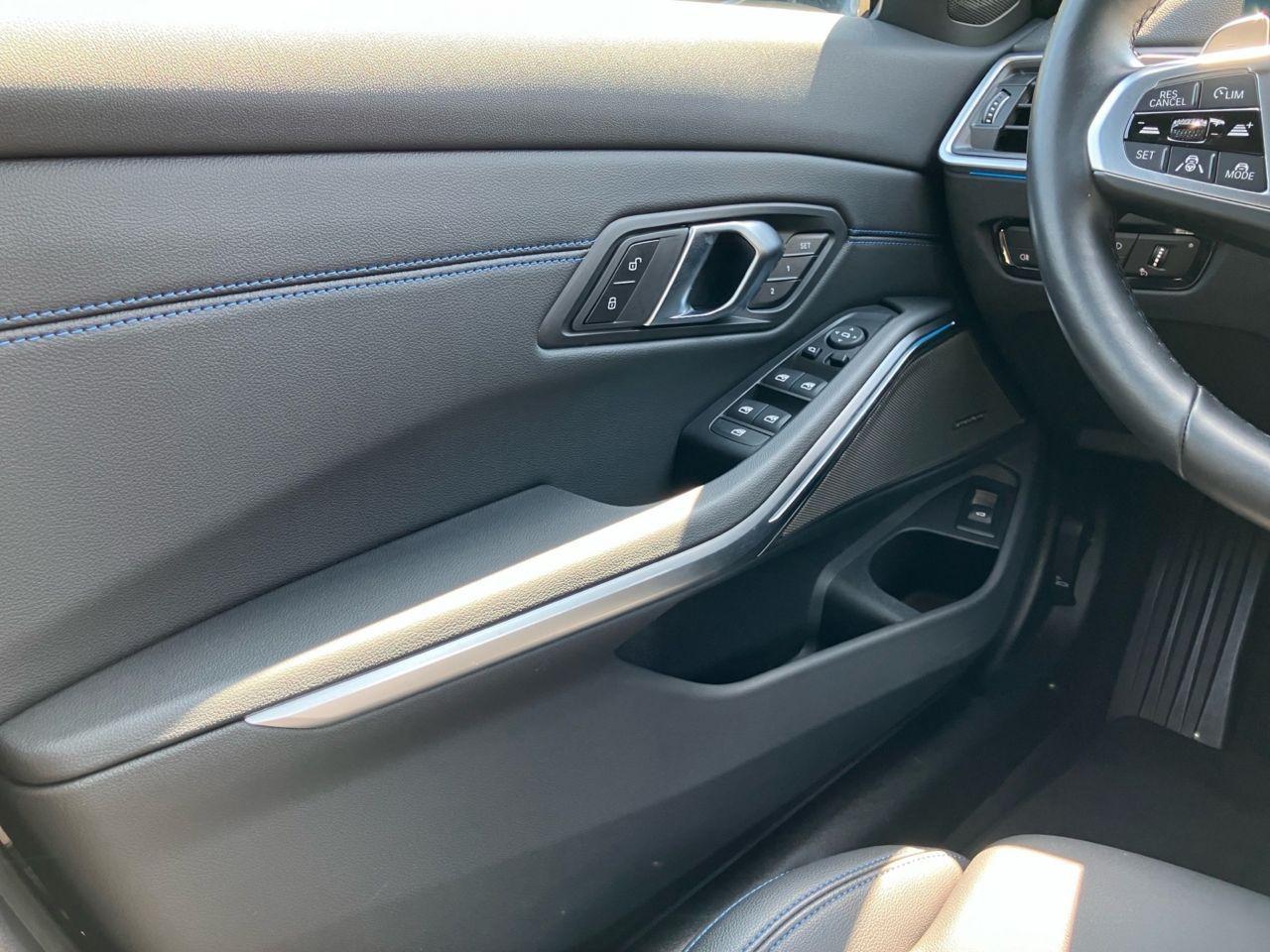 BMW 330 330i Sedan xDrive