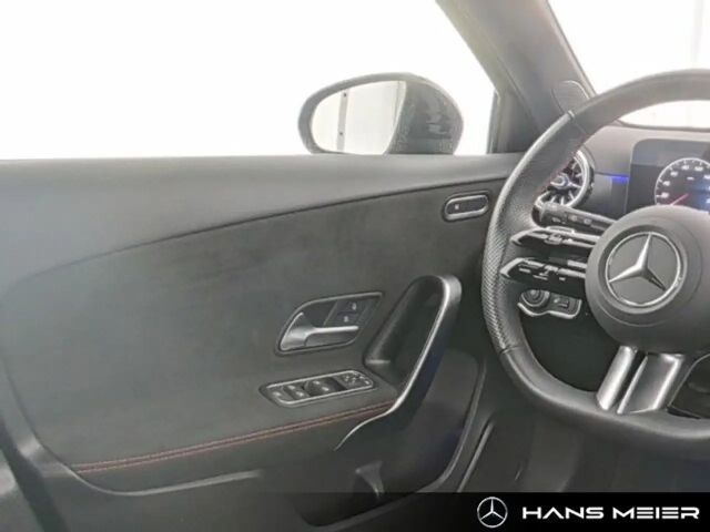 Mercedes-Benz A 200 A 200 d AMG Line