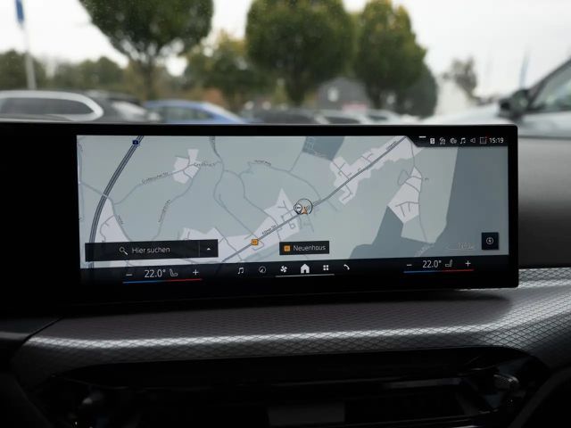 BMW 320 320i M-Sport Sedan xDrive