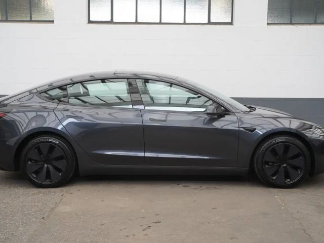 Tesla Model 3 AWD Long Range