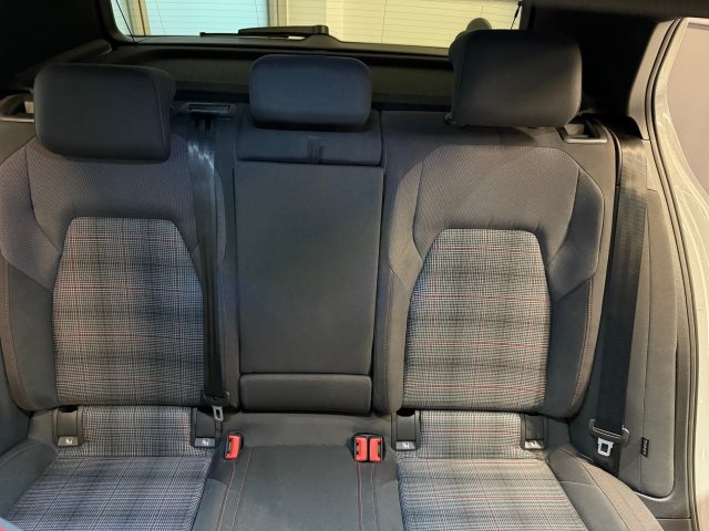 Volkswagen Golf 2.0 TSI Golf VIII