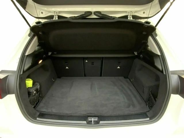 Mercedes-Benz B 180 Sedan