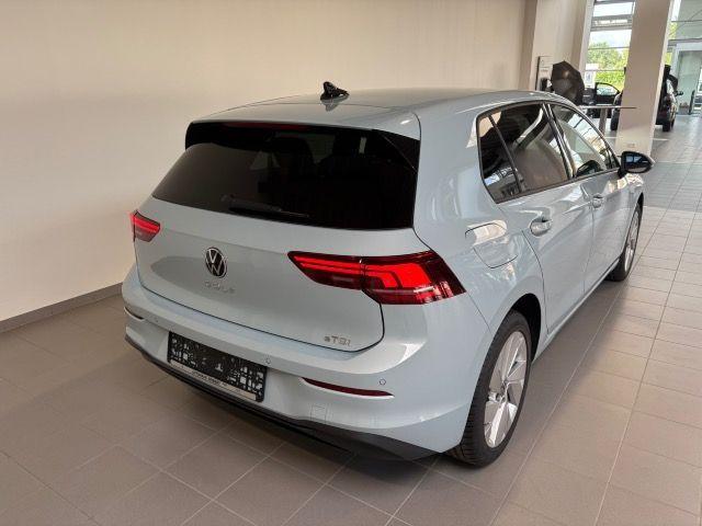 Volkswagen Golf 1.5 eTSI DSG Golf VIII Life
