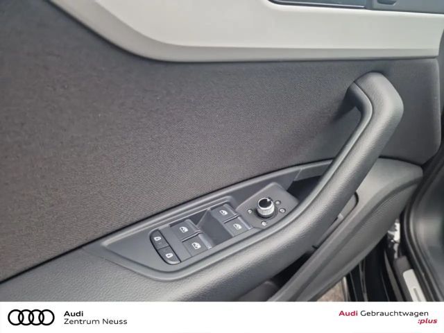 Audi A4 40 TFSI S-Line Sedan
