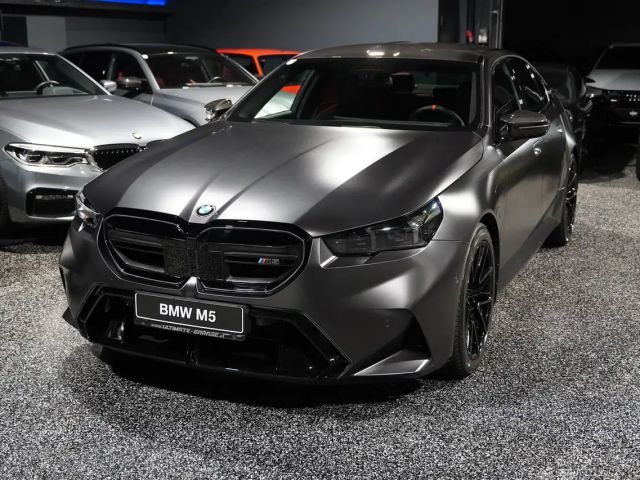 BMW M5 Sedan