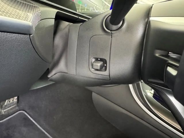 Mercedes-Benz C 300 4MATIC AMG Line