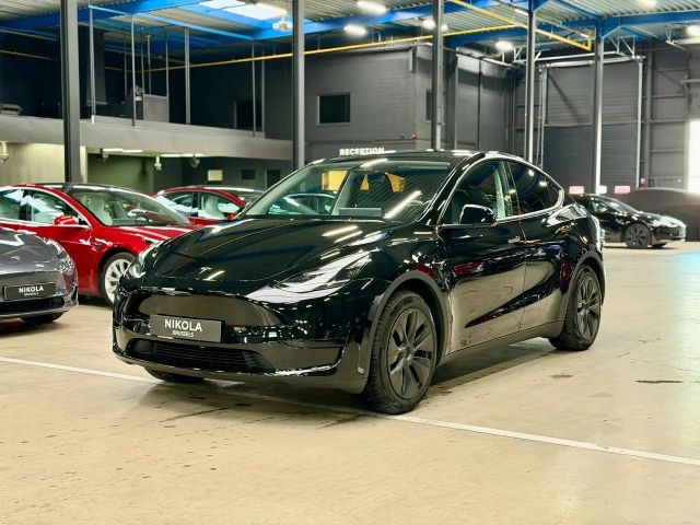 Tesla Model Y RWD