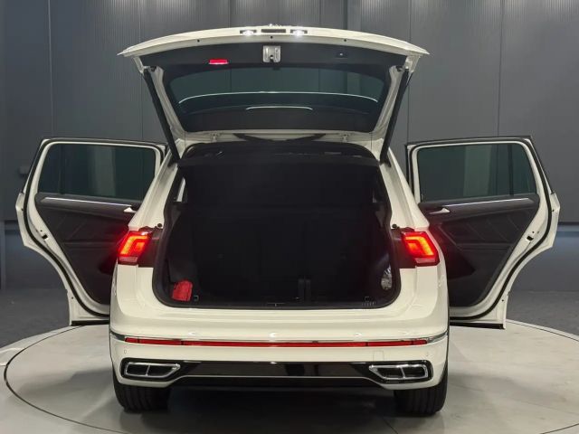 Volkswagen Tiguan Plus R-Line