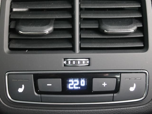 Audi A4 30 TDI S-Tronic Sedan