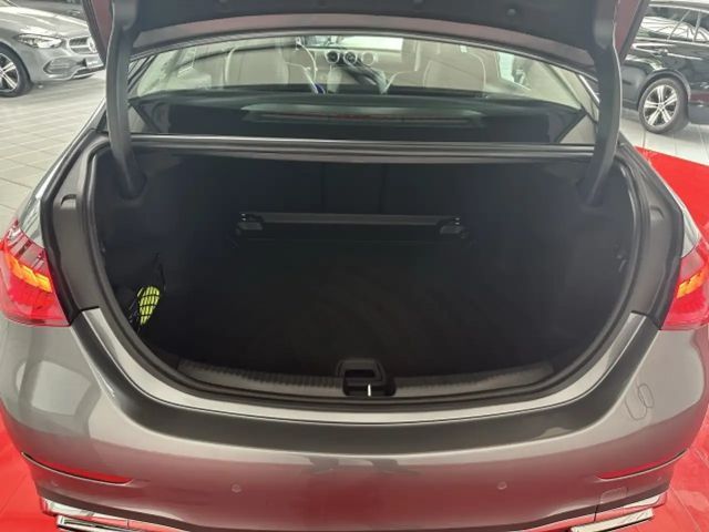 Mercedes-Benz C 180 AMG Line Sedan