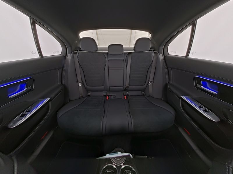 Mercedes-Benz C 200 AMG Line Sedan