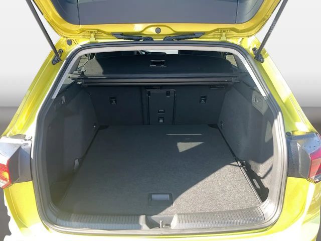 Volkswagen Golf Life Variant