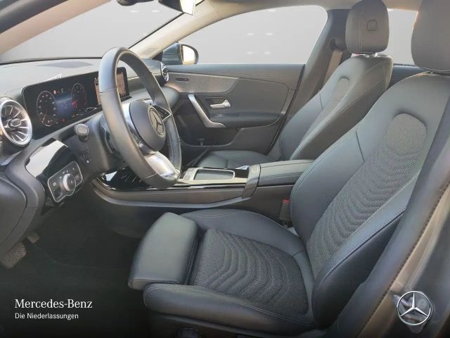 Mercedes-Benz CLA 180 Progressive