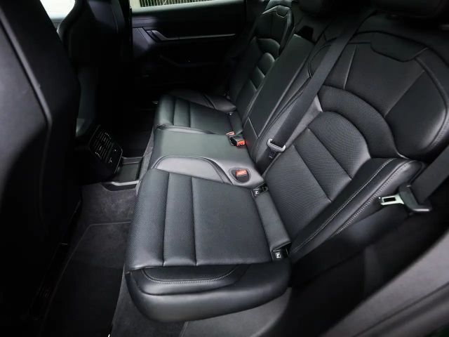 Porsche Taycan 4 Cross Turismo