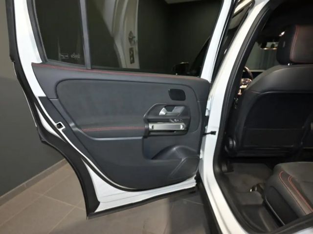 Mercedes-Benz GLB 200 AMG Line