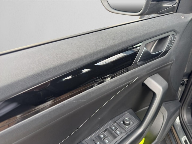 Volkswagen T-Roc 1.5 TSI DSG Plus R-Line