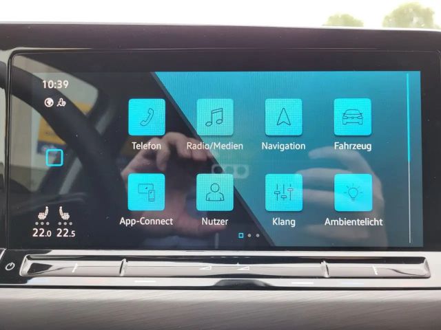 Volkswagen Golf Style Variant