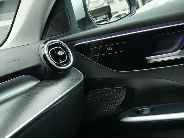 Mercedes-Benz C 200 AVANTGARDE Sedan