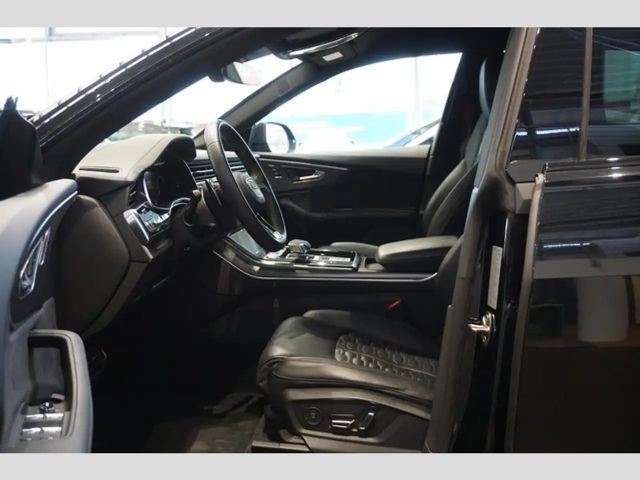 Audi RS Q8 Quattro
