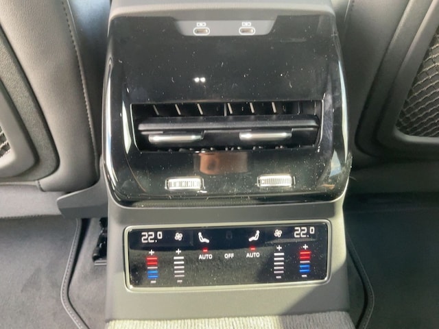 Audi A6 Avant Quattro S-Tronic