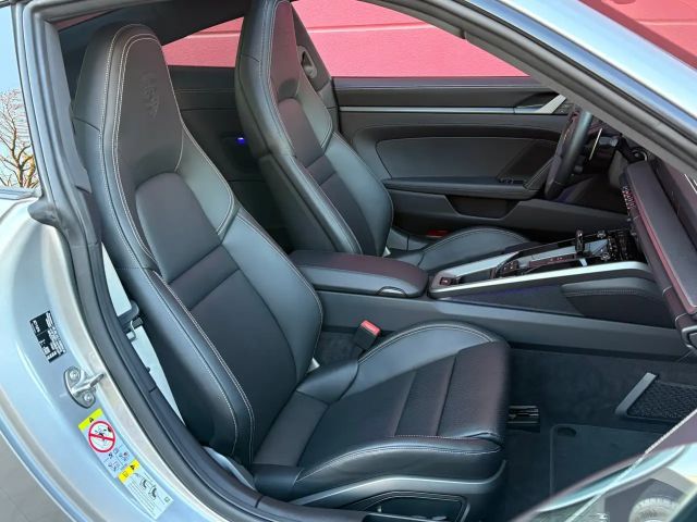 Porsche 992 Carrera Coupé