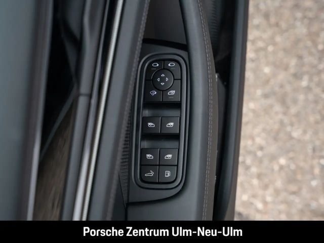 Porsche Panamera 4 E-Hybrid