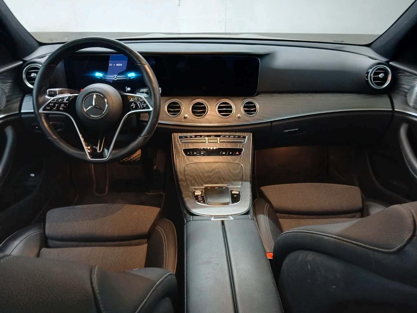 Mercedes-Benz E 220 Sedan