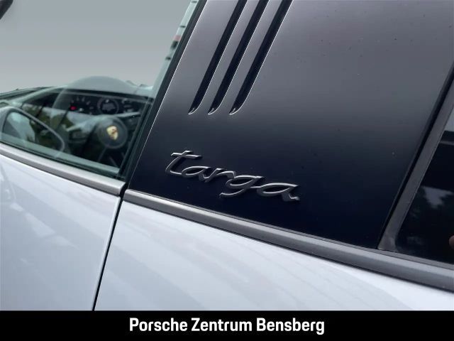 Porsche 992 4 Cabrio GTS Targa