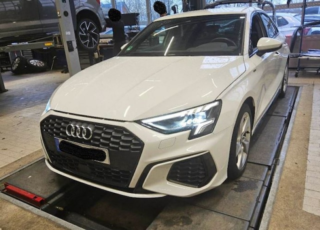 Audi A3 35 TFSI S-Line S-Tronic Sedan