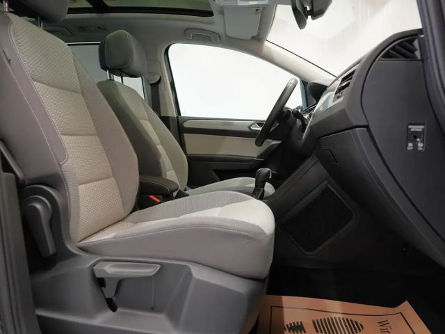 Volkswagen Touran 1.5 TSI DSG